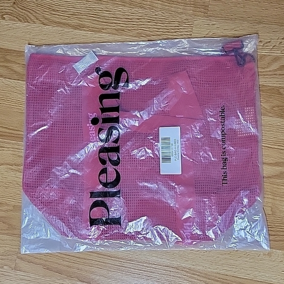 Harry Styles Pleasing Pop Up Holiday Beach Bag Tote Red - Picture 4 of 7